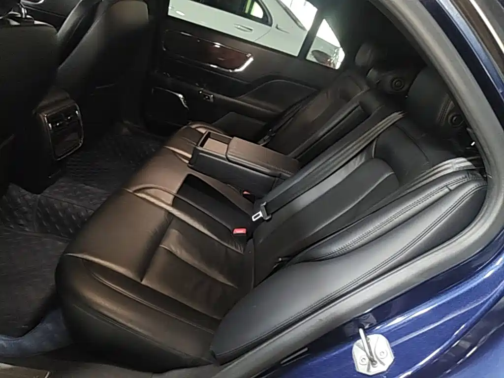Lincoln Continental — миниатюра 17