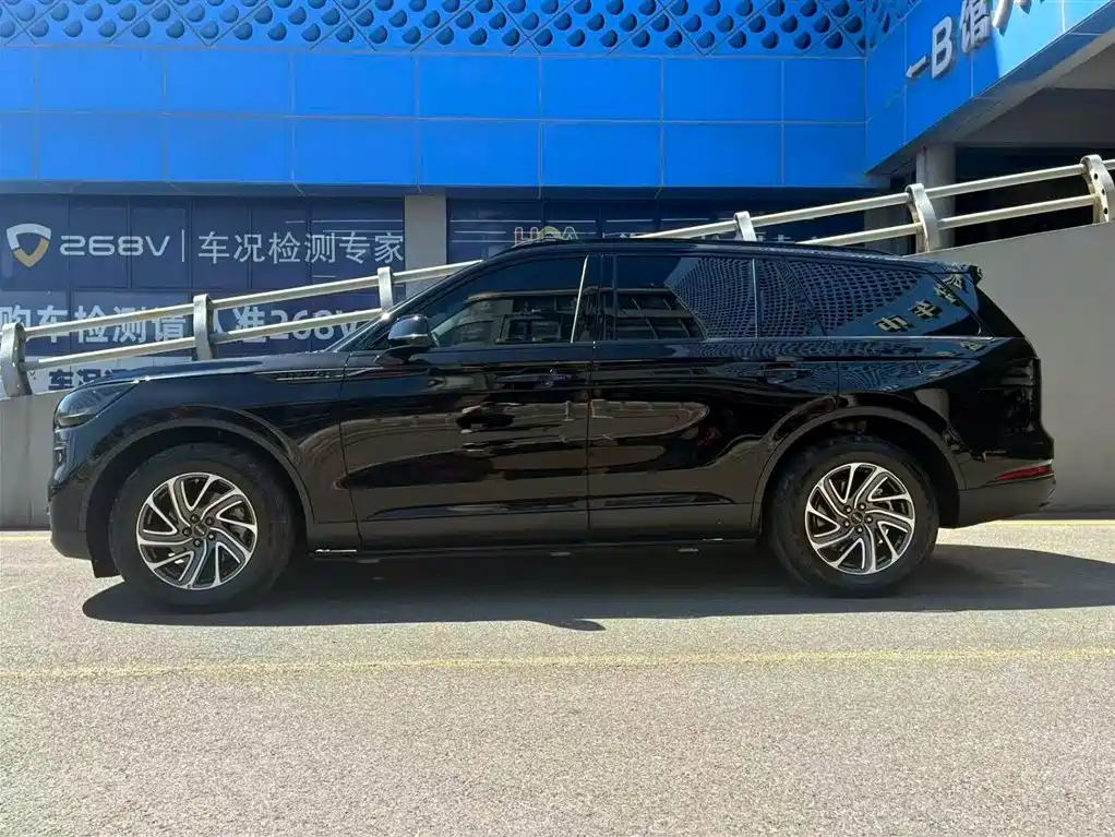 Lincoln Aviator 2023 3.0T V6 Premium мест