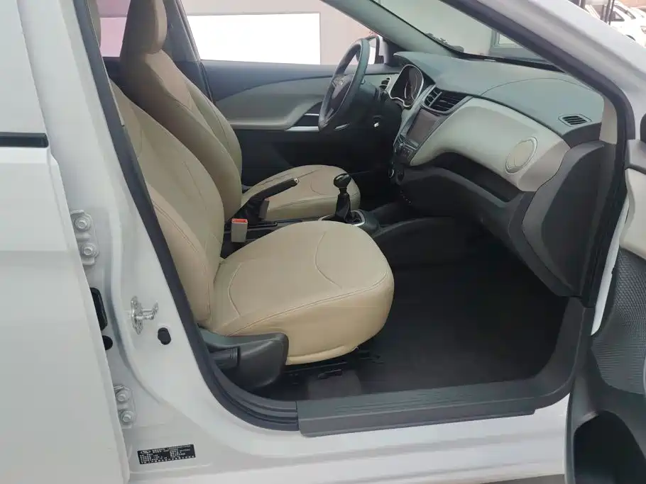 Chevrolet Sail — миниатюра 8