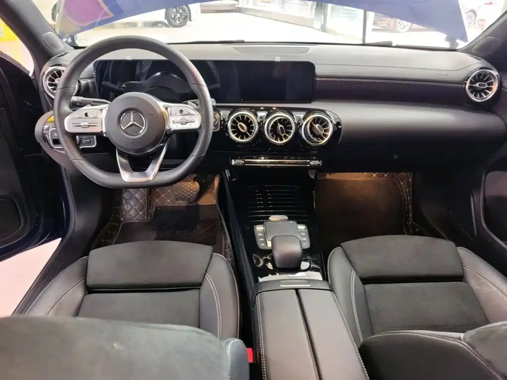 Mercedes-Benz A-Class — миниатюра 10