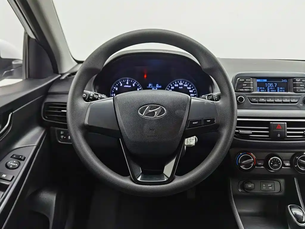 Hyundai Elantra — миниатюра 11