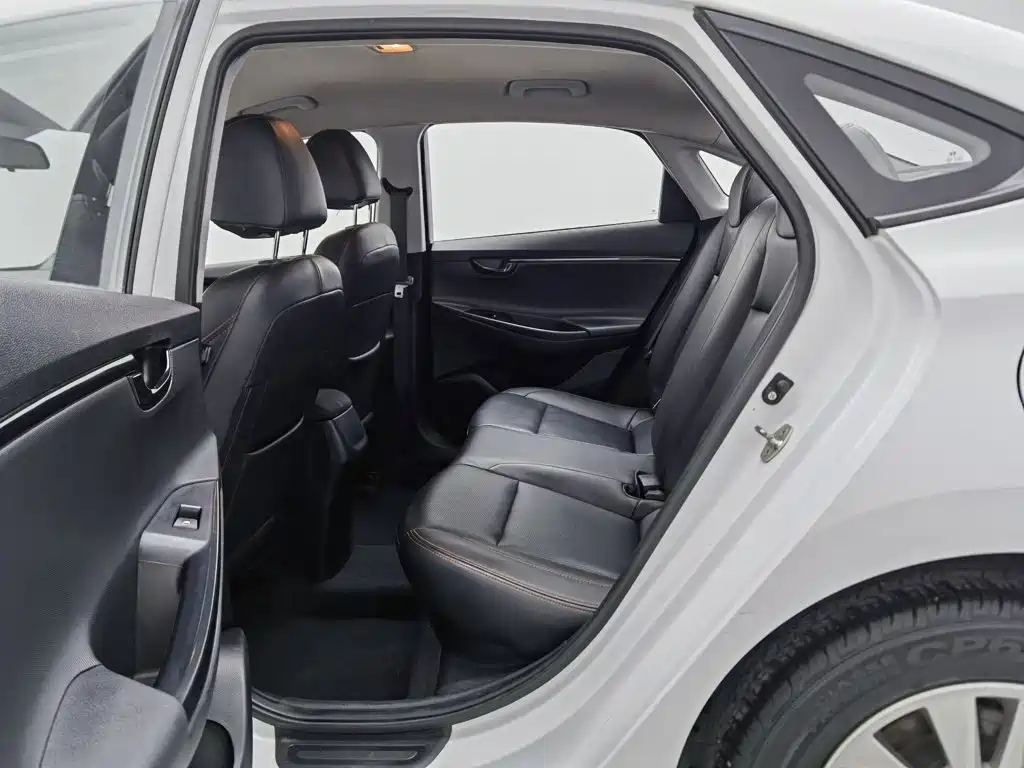 Hyundai Elantra — миниатюра 15