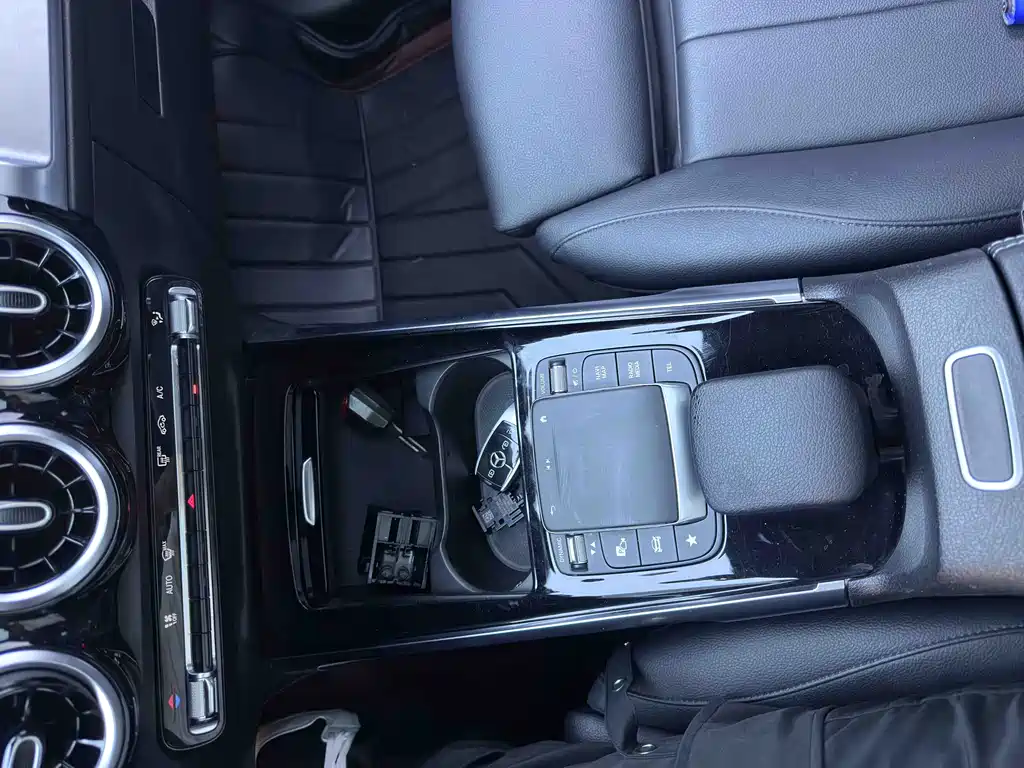 Mercedes-Benz GLB — миниатюра 15