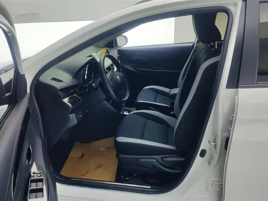 TOYOTA YARIS L ZHIXUAN