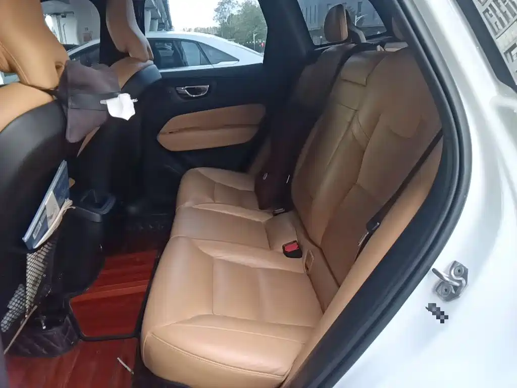 Volvo XC60 — миниатюра 13