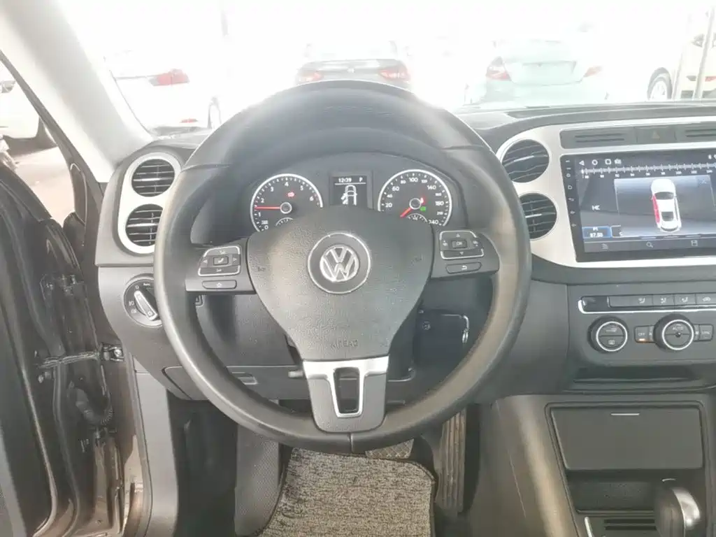 Volkswagen Tiguan — миниатюра 11