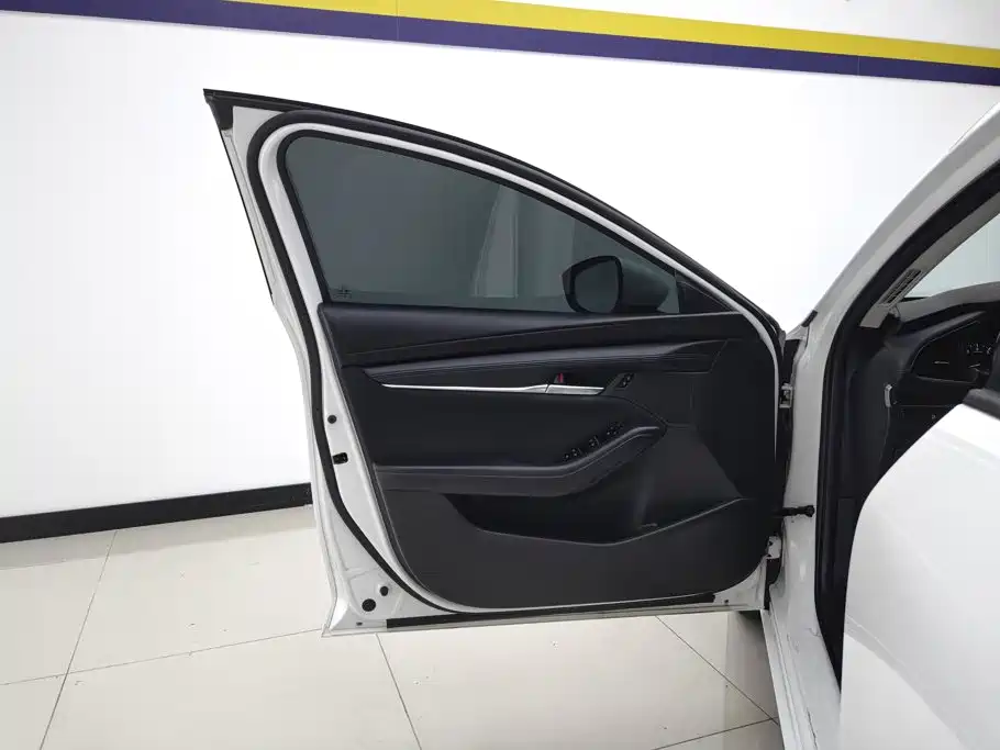 Mazda 3 Axela — миниатюра 7