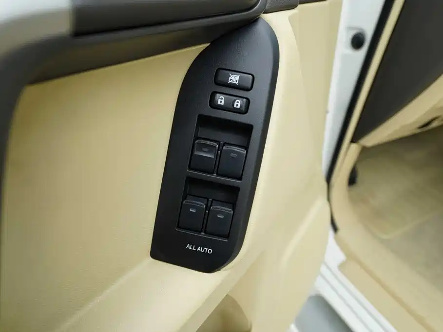 Toyota Prado (Import) — миниатюра 11