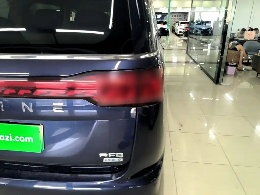 JAC Refine Refine RF8 PHEV — миниатюра 8