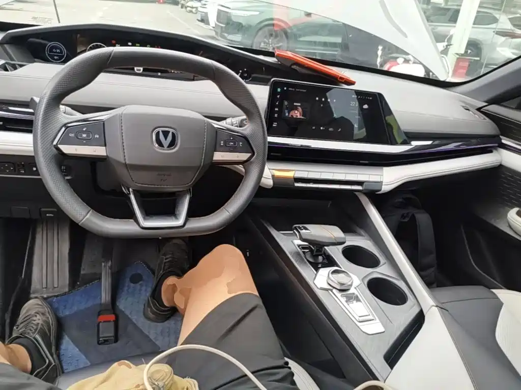 Changan UNI-V iDD — миниатюра 10