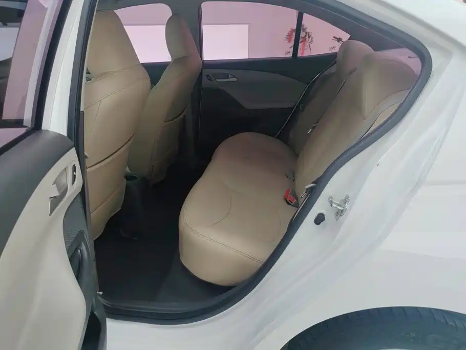 Chevrolet Sail — миниатюра 11