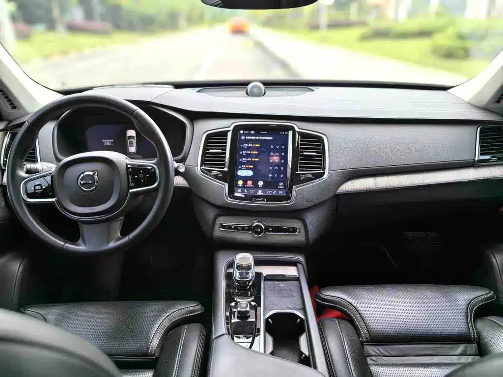 Volvo XC90 — миниатюра 6