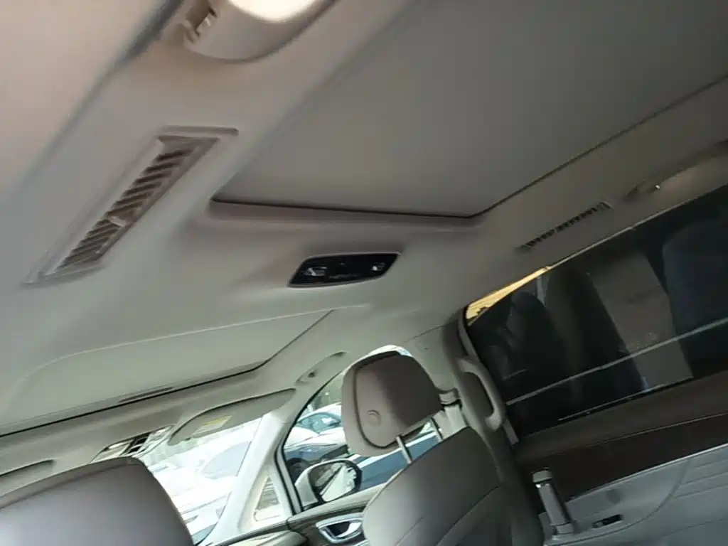 Roewe iMAX8 New Energy — миниатюра 18