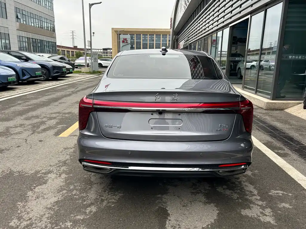 Hongqi Hongqi H5 — миниатюра 11