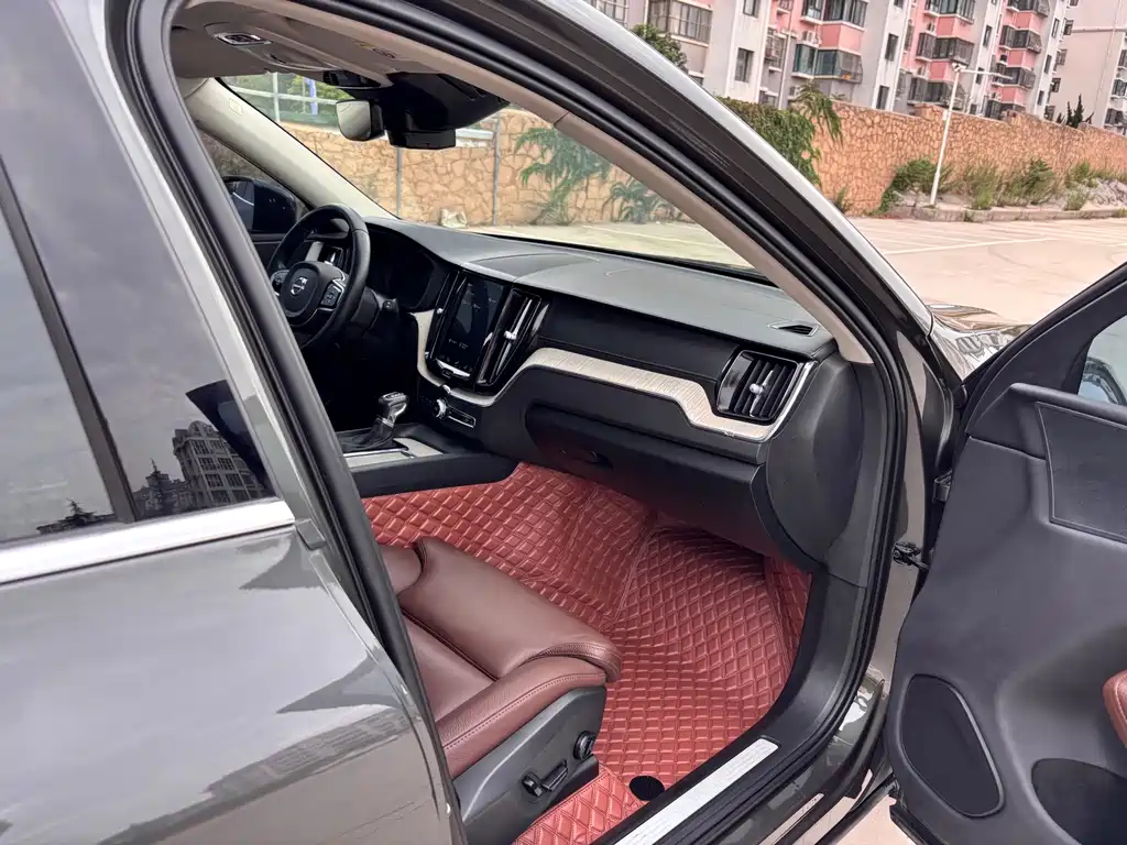 Volvo XC60 — миниатюра 12