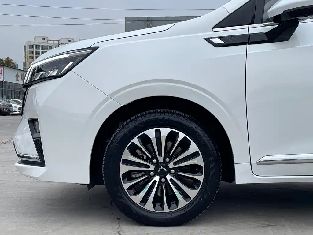 Wuling Jiachen — миниатюра 9
