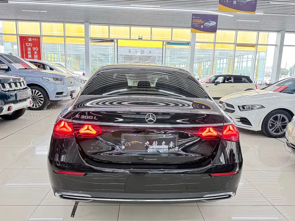 Mercedes-Benz E-Class — миниатюра 4
