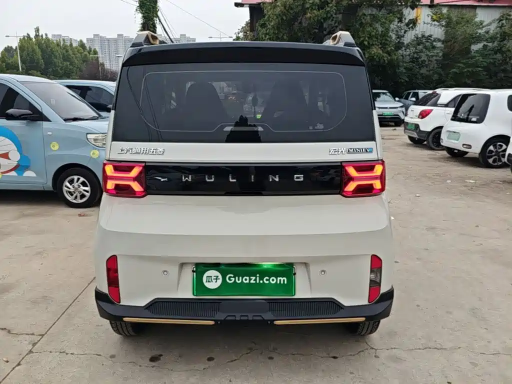 Wuling MINIEV — миниатюра 6