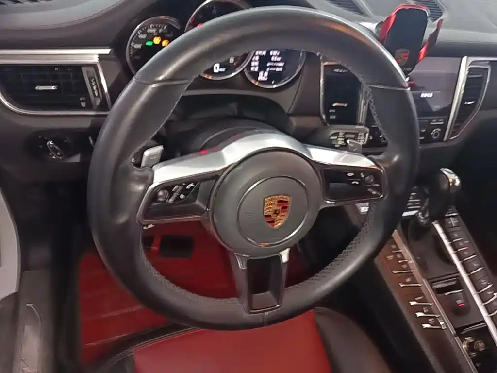 Porsche Macan — миниатюра 15