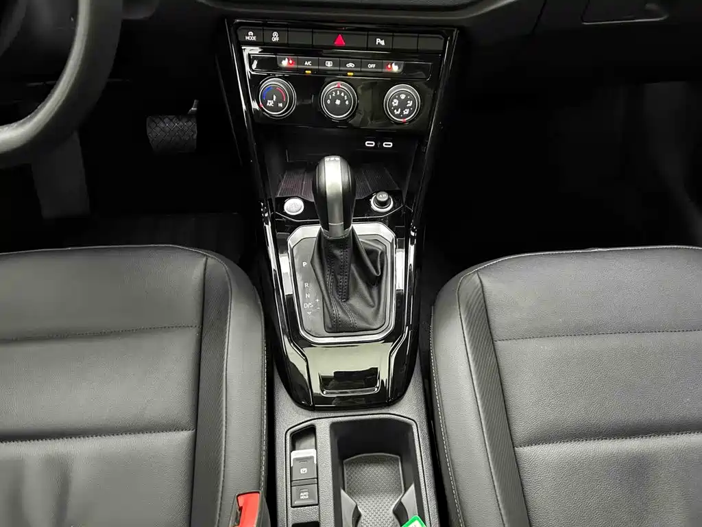 Volkswagen T-Roc — миниатюра 5