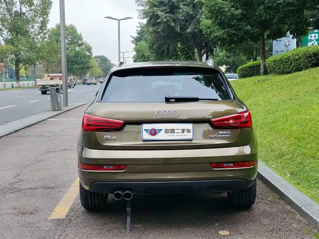 AUDI Q3