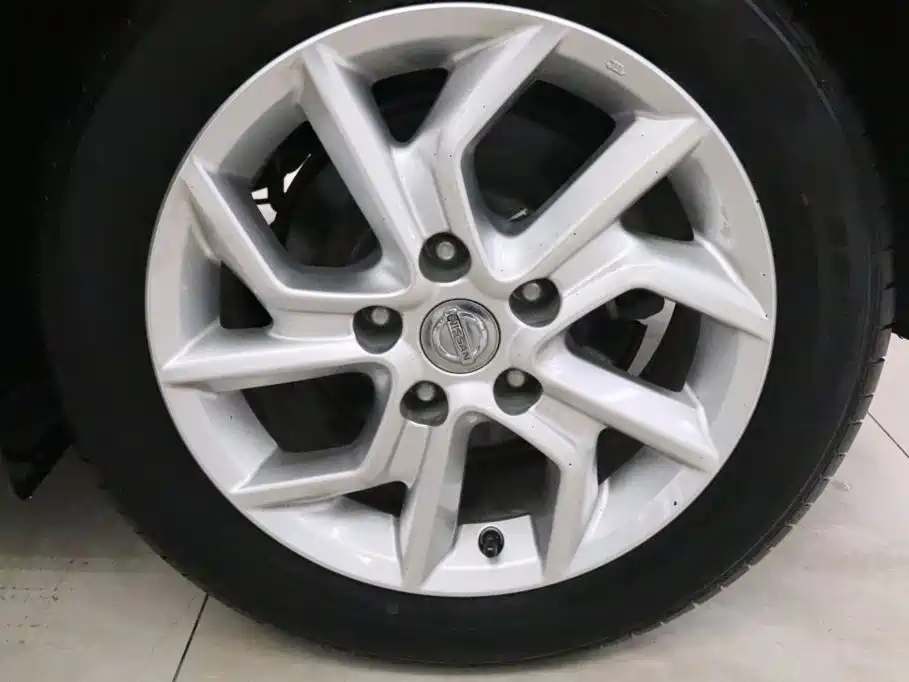 Nissan Tiida — миниатюра 15