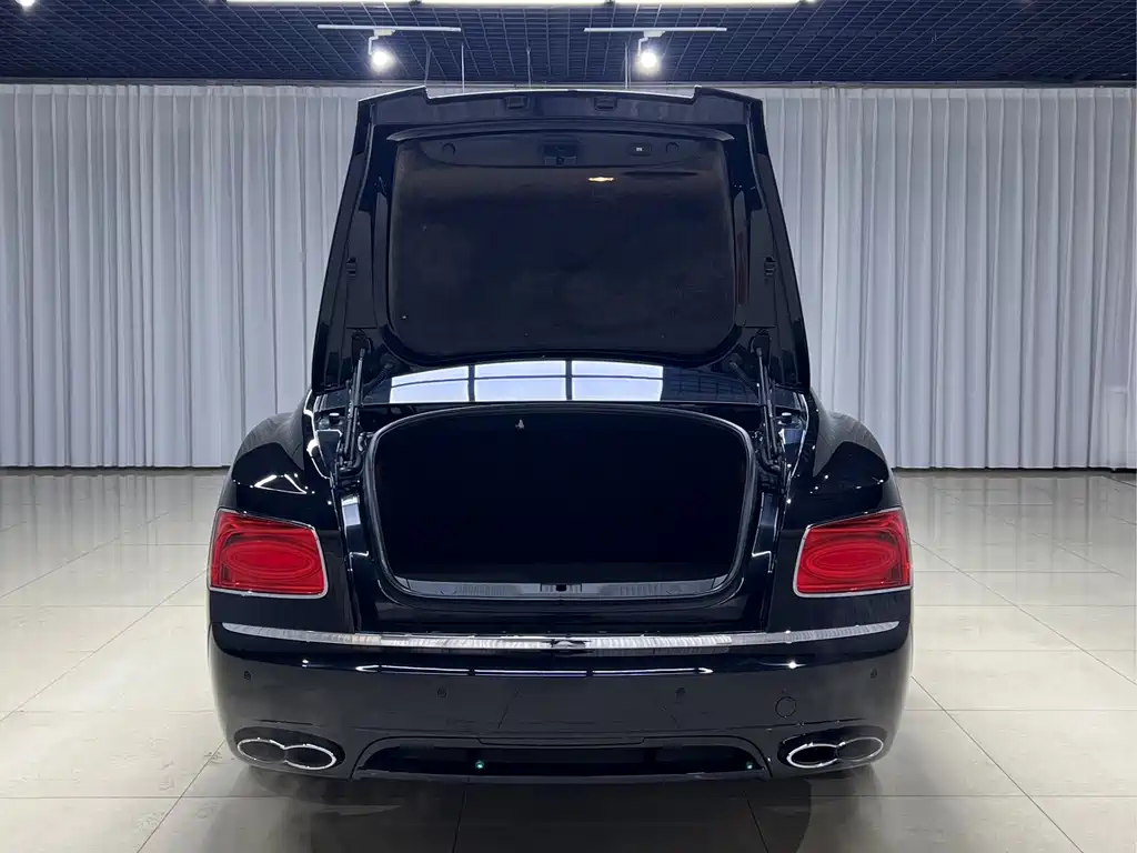 Bentley Flying Spur — миниатюра 6
