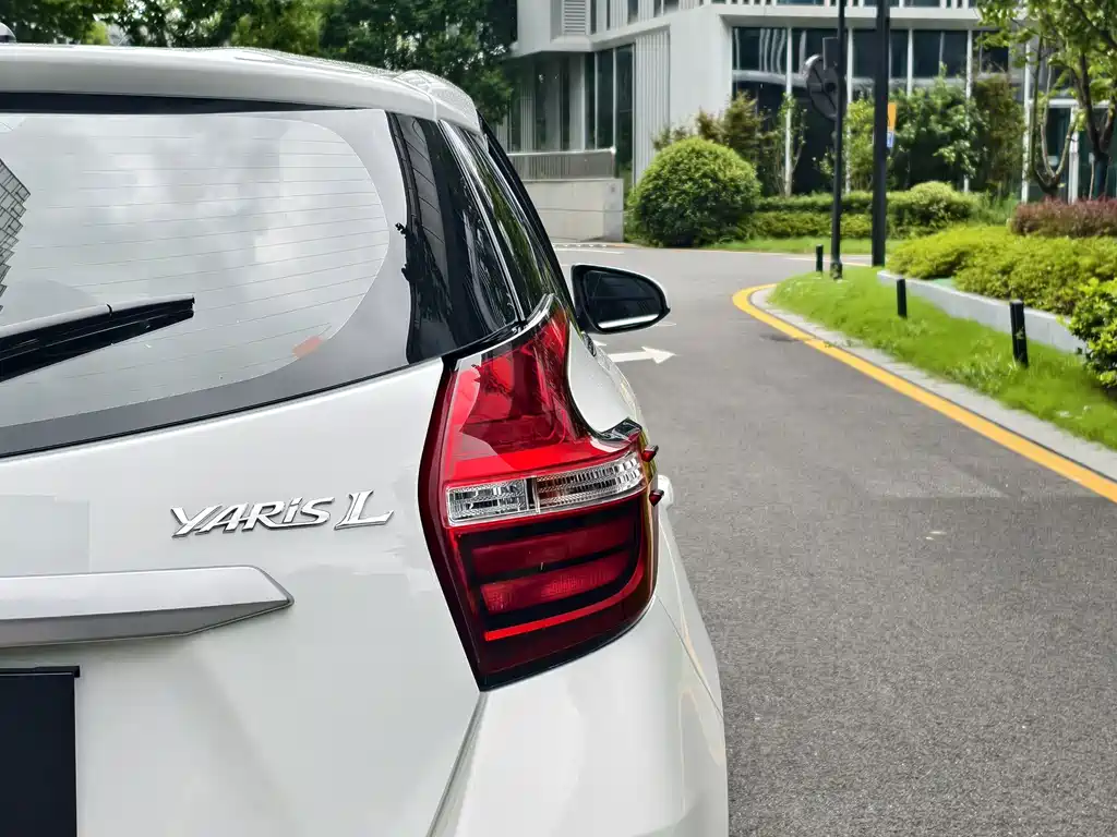 Toyota Yaris L — миниатюра 11