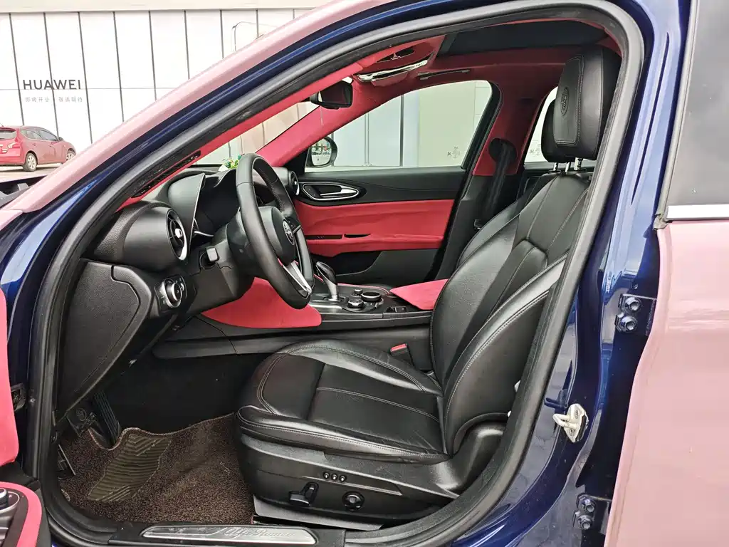 Alfa Romeo Giulia 2017 2.0T 200HP Luxury