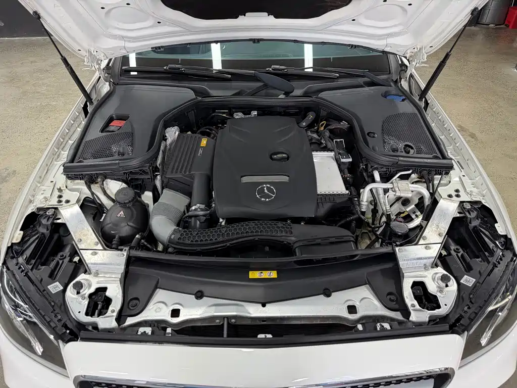 Mercedes-Benz E-Class (Import) — миниатюра 22