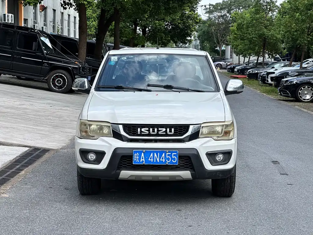 Isuzu Pickup — миниатюра 2