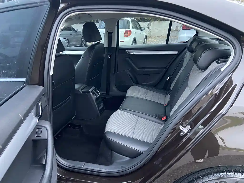 Skoda Octavia — миниатюра 9