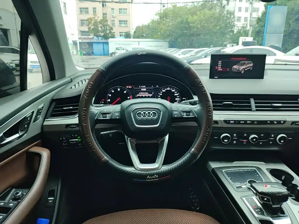 Audi Q7 — миниатюра 11
