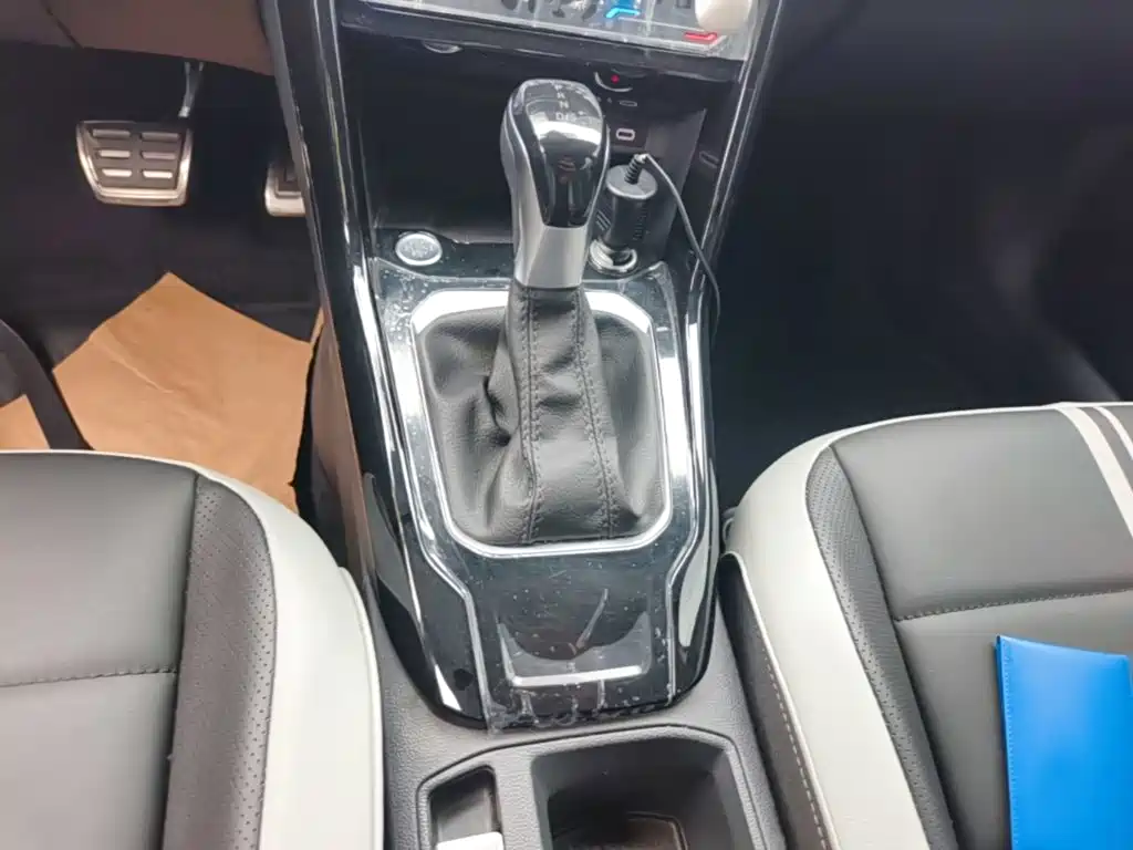 Volkswagen T-Roc — миниатюра 14