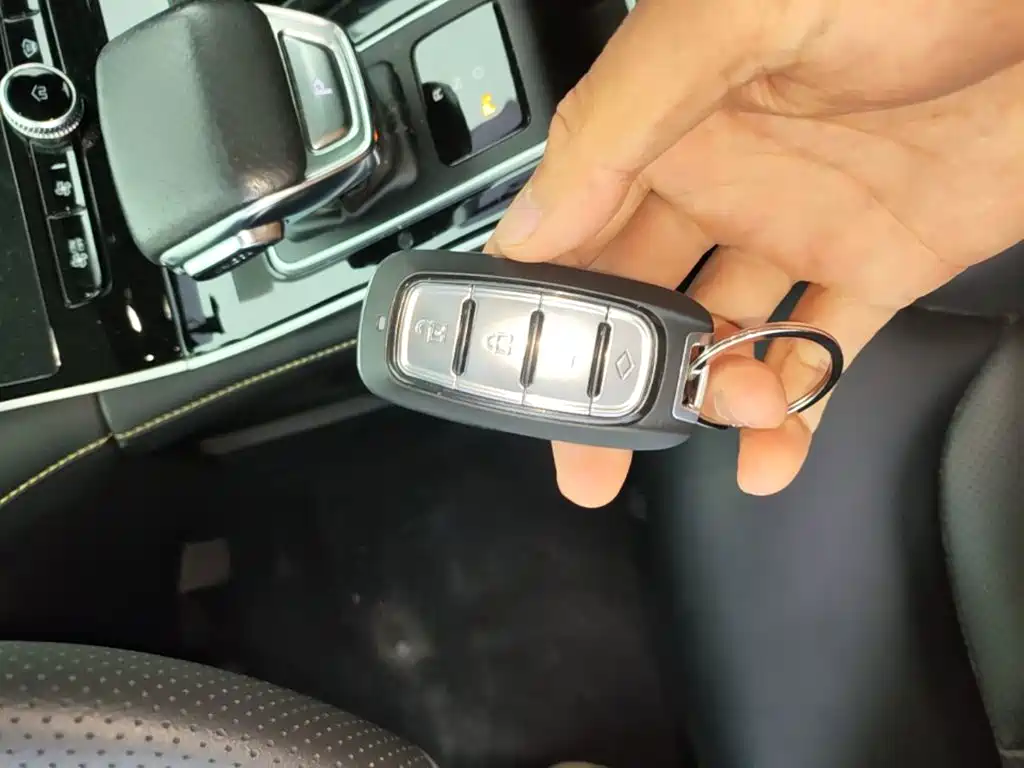 Roewe i6 MAX New Energy — миниатюра 9