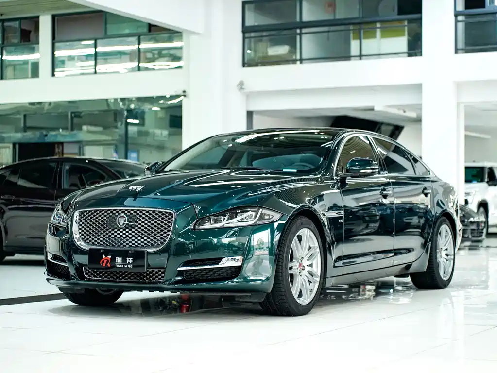 JAGUAR XJ