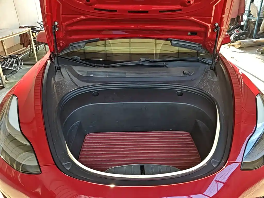 Tesla Model 3 — миниатюра 20