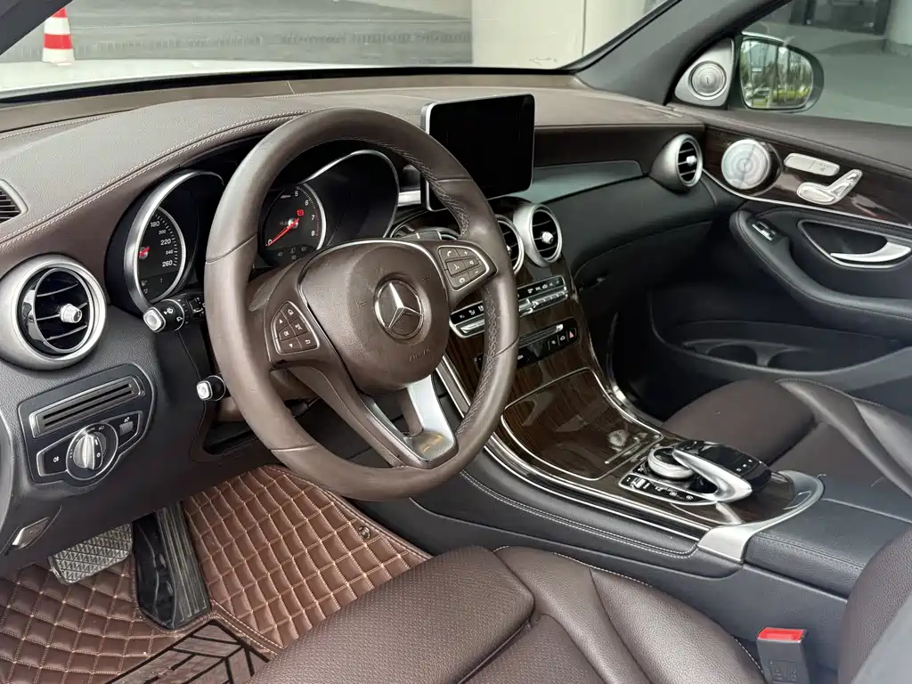 Mercedes-Benz GLC — миниатюра 12