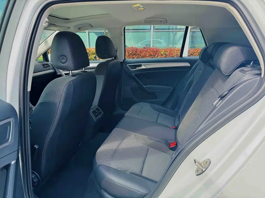 Volkswagen Golf — миниатюра 4