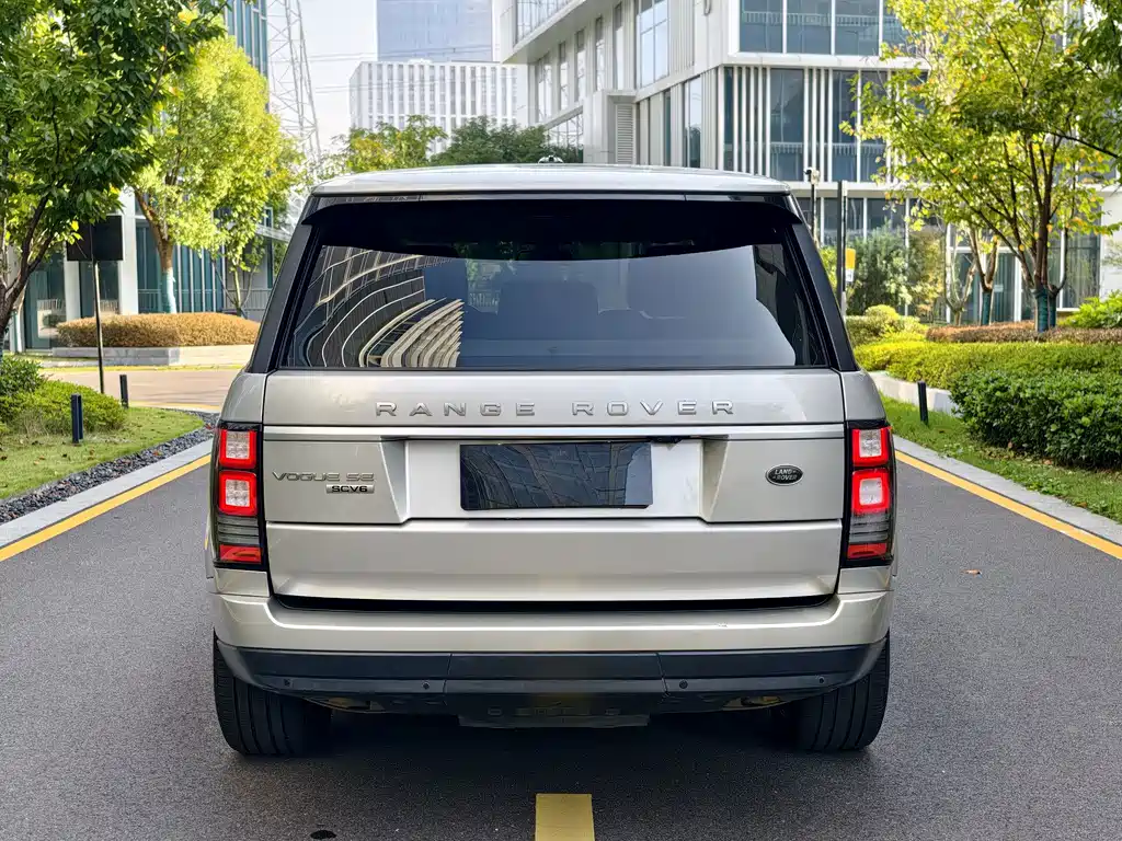 Land Rover Range Rover — миниатюра 5