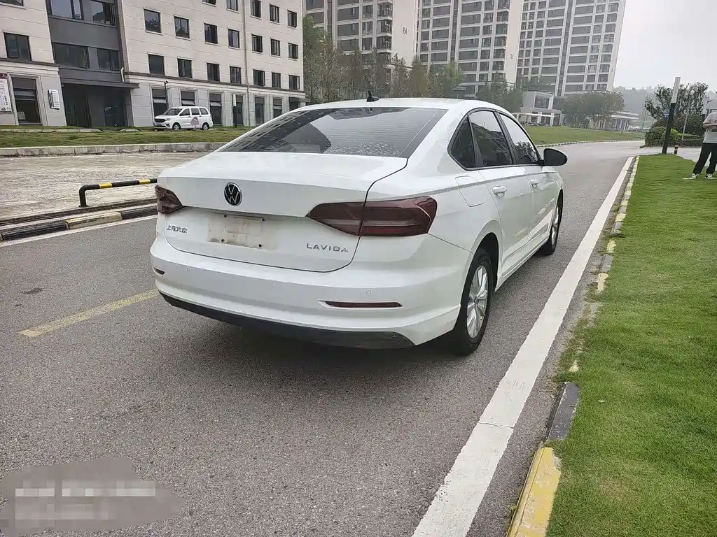 Volkswagen Lavida — миниатюра 9