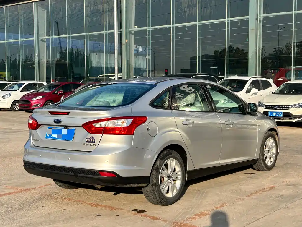 Ford Focus — миниатюра 8