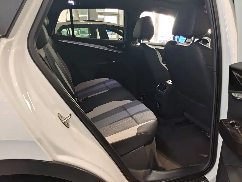 VOLKSWAGEN ID.4 CROZZ