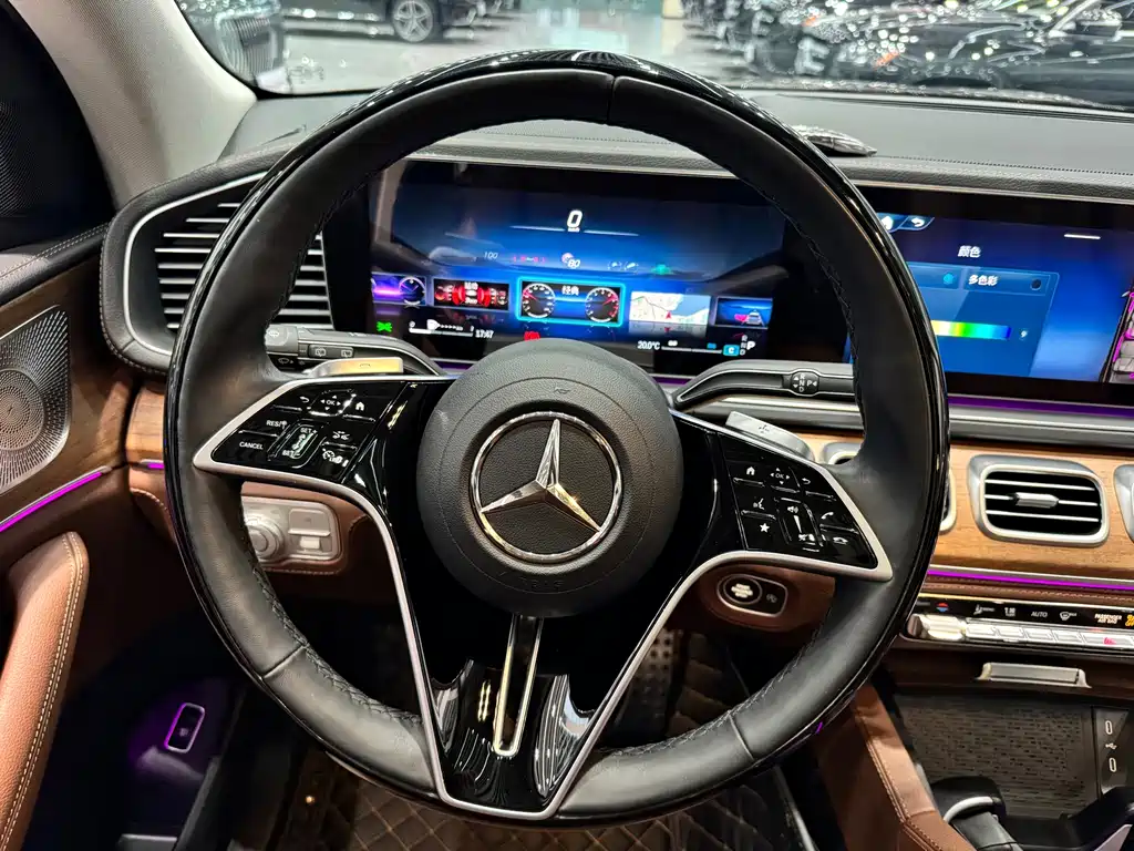Mercedes-Benz GLS — миниатюра 11