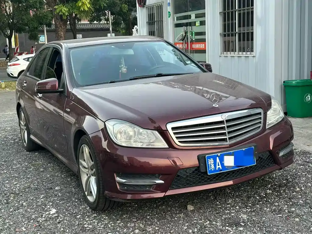 Mercedes-Benz C-Class — миниатюра 2