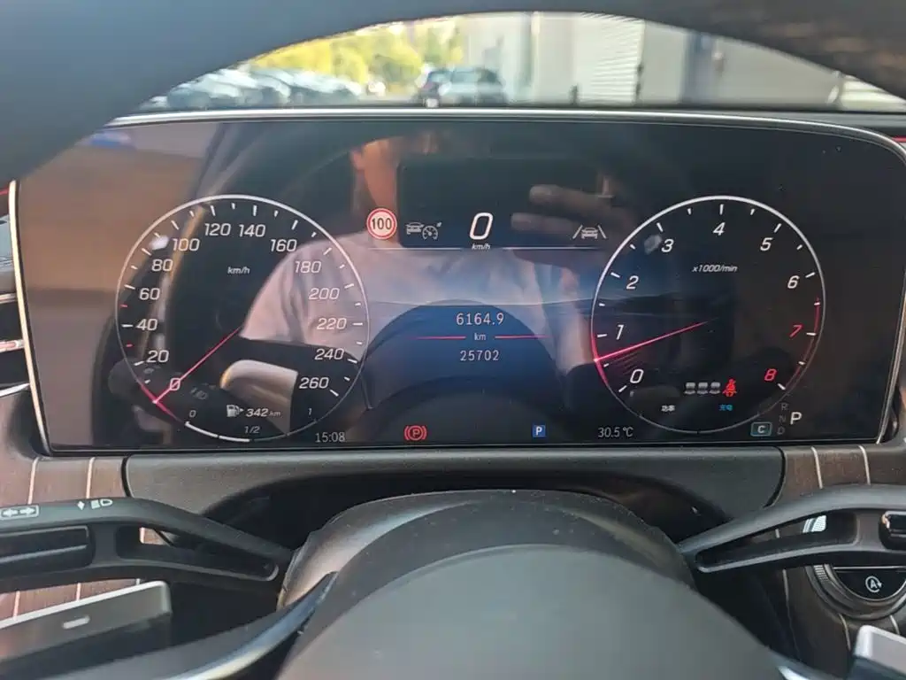Mercedes-Benz E-Class — миниатюра 17