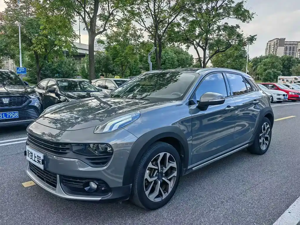 Lynk & Co 02