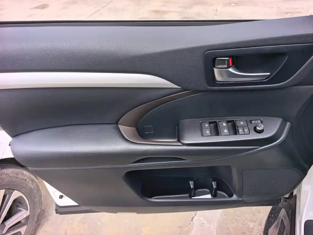 Toyota Highlander — миниатюра 8