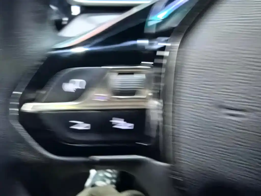 Peugeot 408 — миниатюра 11