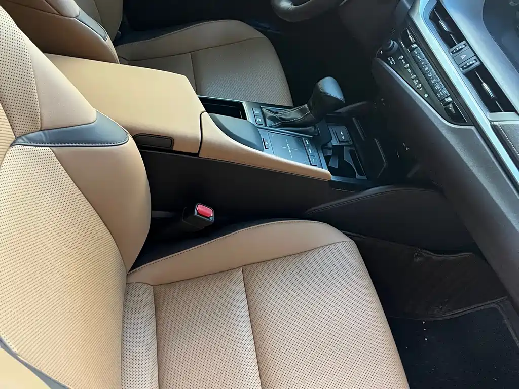 Lexus ES — миниатюра 25